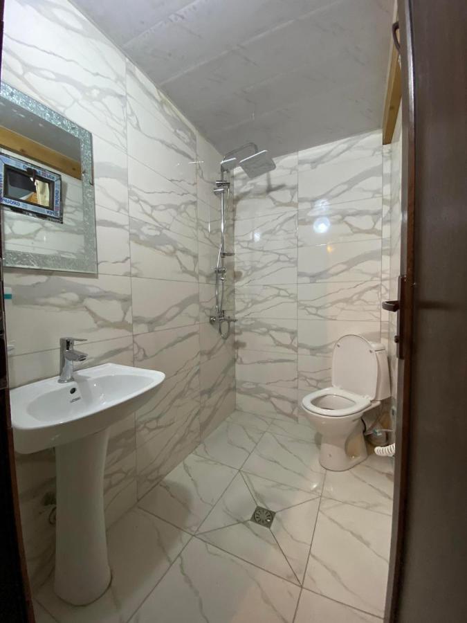 Megobroba Inn Dzentsmani ภายนอก รูปภาพ